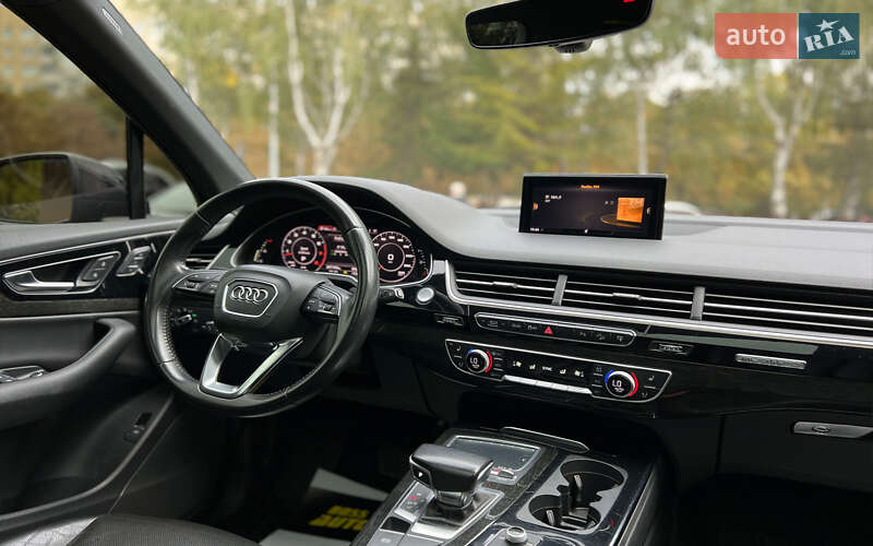 Позашляховик / Кросовер Audi Q7 2016 в Львові