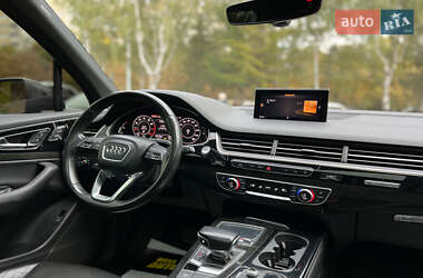 Внедорожник / Кроссовер Audi Q7 2016 в 