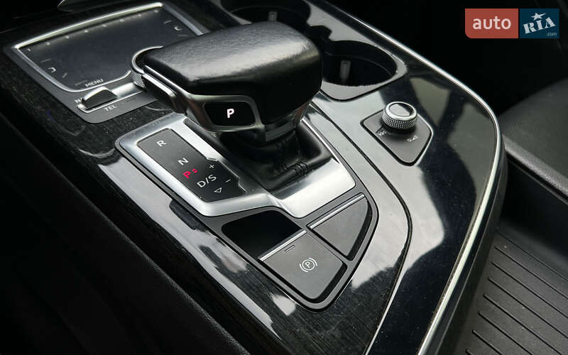 Позашляховик / Кросовер Audi Q7 2016 в Львові