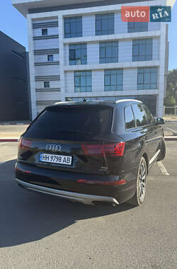 Позашляховик / Кросовер Audi Q7 2017 в 
