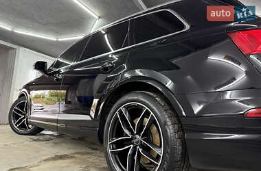 Позашляховик / Кросовер Audi Q7 2015 в 