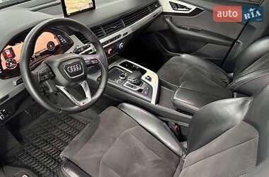 Позашляховик / Кросовер Audi Q7 2015 в 