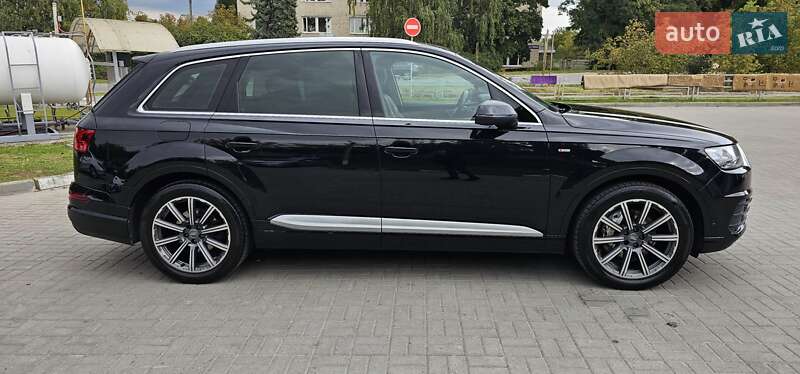 Позашляховик / Кросовер Audi Q7 2016 в Тернополі