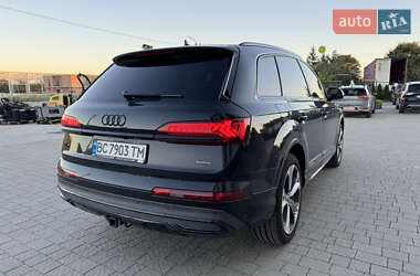 Позашляховик / Кросовер Audi Q7 2019 в 