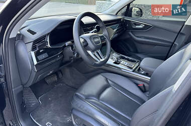 Позашляховик / Кросовер Audi Q7 2019 в 
