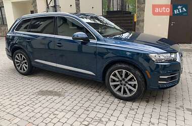 Позашляховик / Кросовер Audi Q7 2018 в 