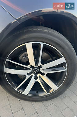 Внедорожник / Кроссовер Audi Q7 2012 в 
