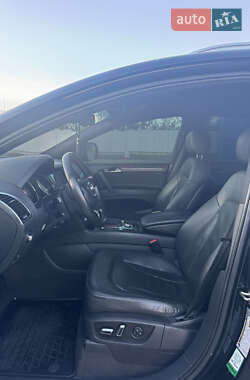 Внедорожник / Кроссовер Audi Q7 2012 в 