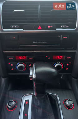 Внедорожник / Кроссовер Audi Q7 2012 в 