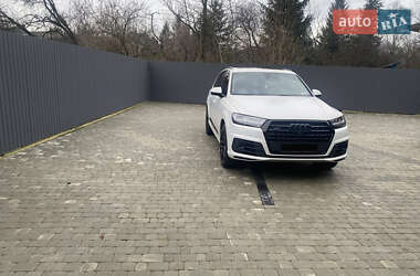 Внедорожник / Кроссовер Audi Q7 2018 в 