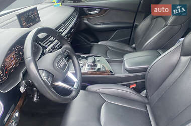 Внедорожник / Кроссовер Audi Q7 2018 в 