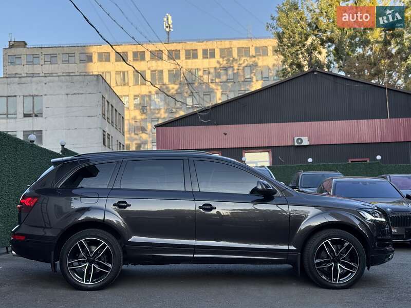 Внедорожник / Кроссовер Audi Q7 2013 в Киеве
