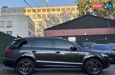 Позашляховик / Кросовер Audi Q7 2013 в 