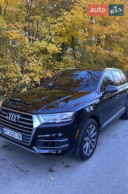 Позашляховик / Кросовер Audi Q7 2017 в 