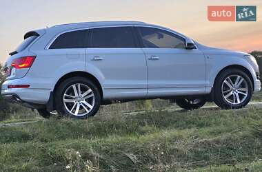 Внедорожник / Кроссовер Audi Q7 2015 в 