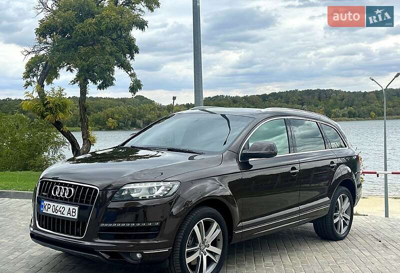 Внедорожник / Кроссовер Audi Q7 2010 в 