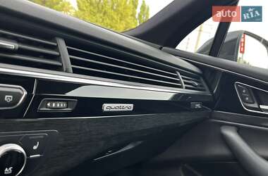 Внедорожник / Кроссовер Audi Q7 2017 в 