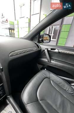 Позашляховик / Кросовер Audi Q7 2012 в 