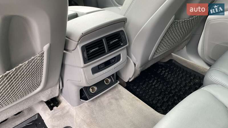 Позашляховик / Кросовер Audi Q7 2016 в Ужгороді
