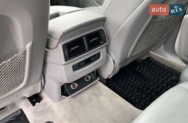 Позашляховик / Кросовер Audi Q7 2016 в 