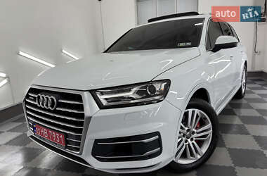 Позашляховик / Кросовер Audi Q7 2018 в 
