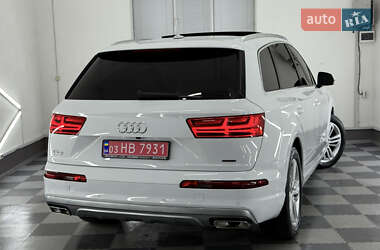 Позашляховик / Кросовер Audi Q7 2018 в 