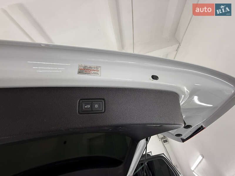 Позашляховик / Кросовер Audi Q7 2018 в Трускавці