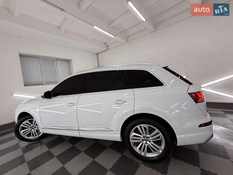Позашляховик / Кросовер Audi Q7 2018 в Трускавці