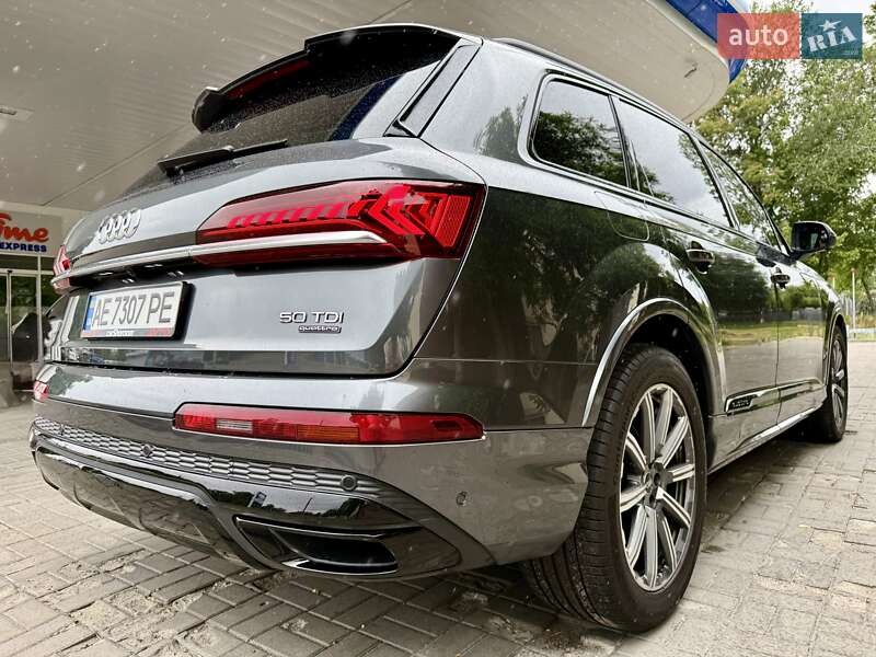 Позашляховик / Кросовер Audi Q7 2021 в Дніпрі