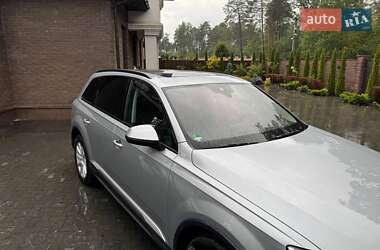 Внедорожник / Кроссовер Audi Q7 2022 в 