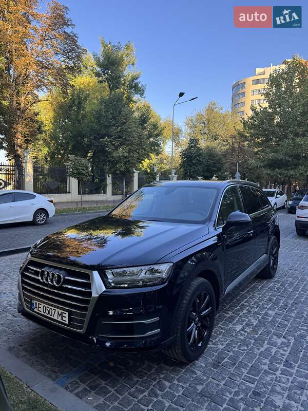 Внедорожник / Кроссовер Audi Q7 2016 в Днепре
