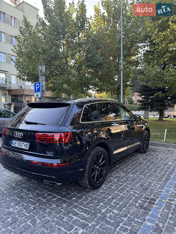 Внедорожник / Кроссовер Audi Q7 2016 в Днепре