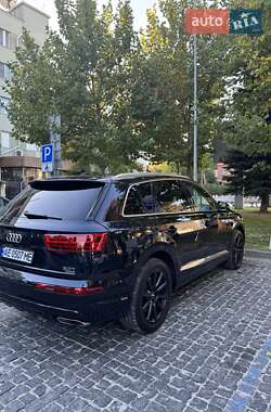 Позашляховик / Кросовер Audi Q7 2016 в 