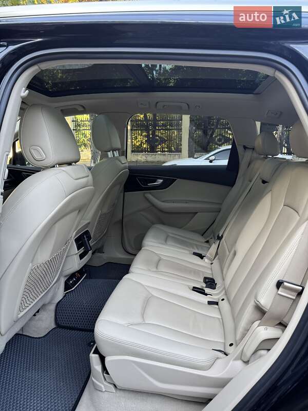 Внедорожник / Кроссовер Audi Q7 2016 в Днепре