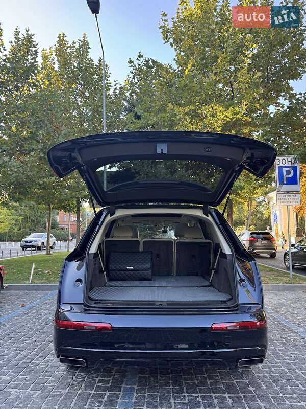 Внедорожник / Кроссовер Audi Q7 2016 в Днепре