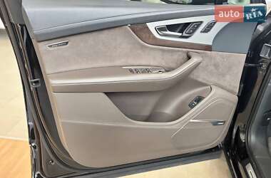 Внедорожник / Кроссовер Audi Q7 2019 в 