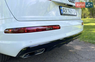 Позашляховик / Кросовер Audi Q7 2018 в 
