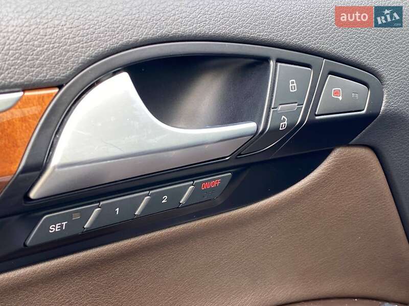 Позашляховик / Кросовер Audi Q7 2015 в Києві