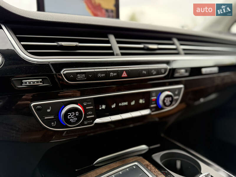 Позашляховик / Кросовер Audi Q7 2016 в Харкові