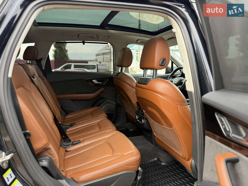 Позашляховик / Кросовер Audi Q7 2016 в Харкові