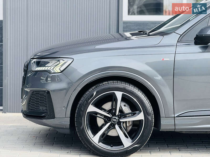 Позашляховик / Кросовер Audi Q7 2020 в Мукачевому