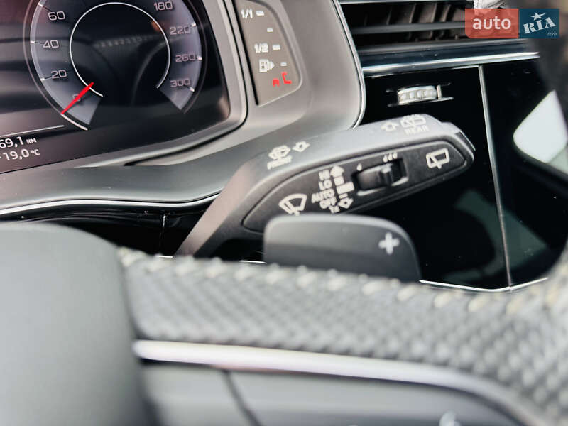 Позашляховик / Кросовер Audi Q7 2020 в Мукачевому