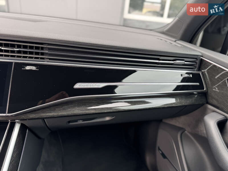 Позашляховик / Кросовер Audi Q7 2020 в Мукачевому