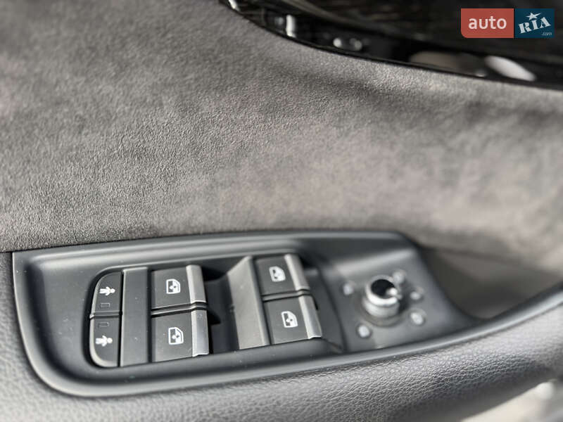Позашляховик / Кросовер Audi Q7 2020 в Мукачевому