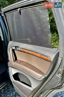 Внедорожник / Кроссовер Audi Q7 2012 в 