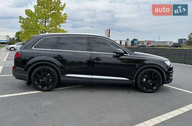 Внедорожник / Кроссовер Audi Q7 2015 в 