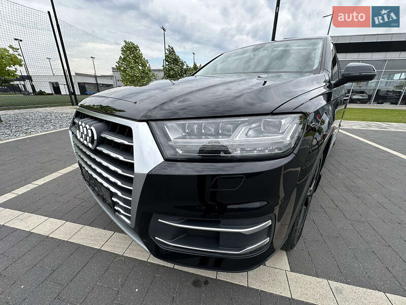 Внедорожник / Кроссовер Audi Q7 2015 в Мукачево