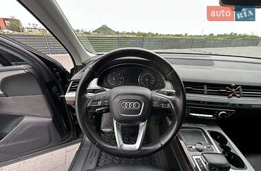 Внедорожник / Кроссовер Audi Q7 2015 в 