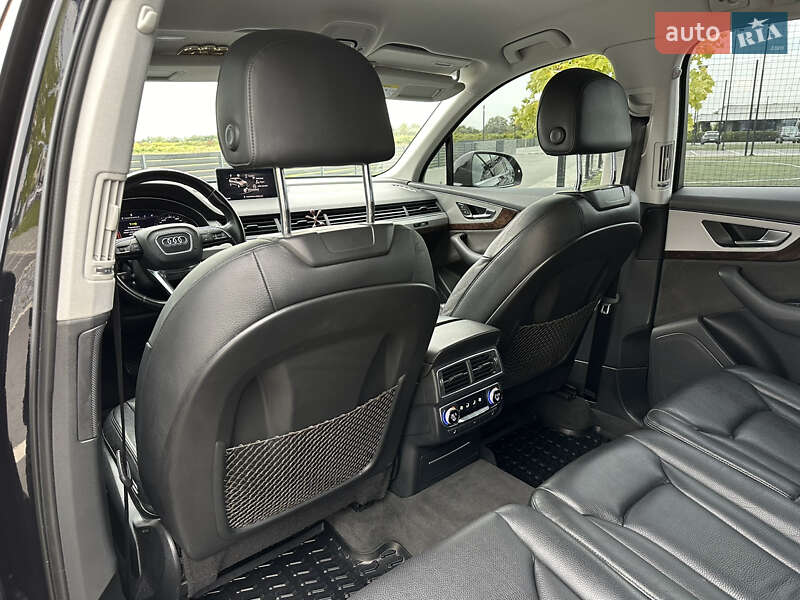 Внедорожник / Кроссовер Audi Q7 2015 в Мукачево