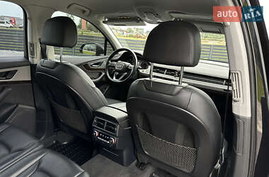 Внедорожник / Кроссовер Audi Q7 2015 в 